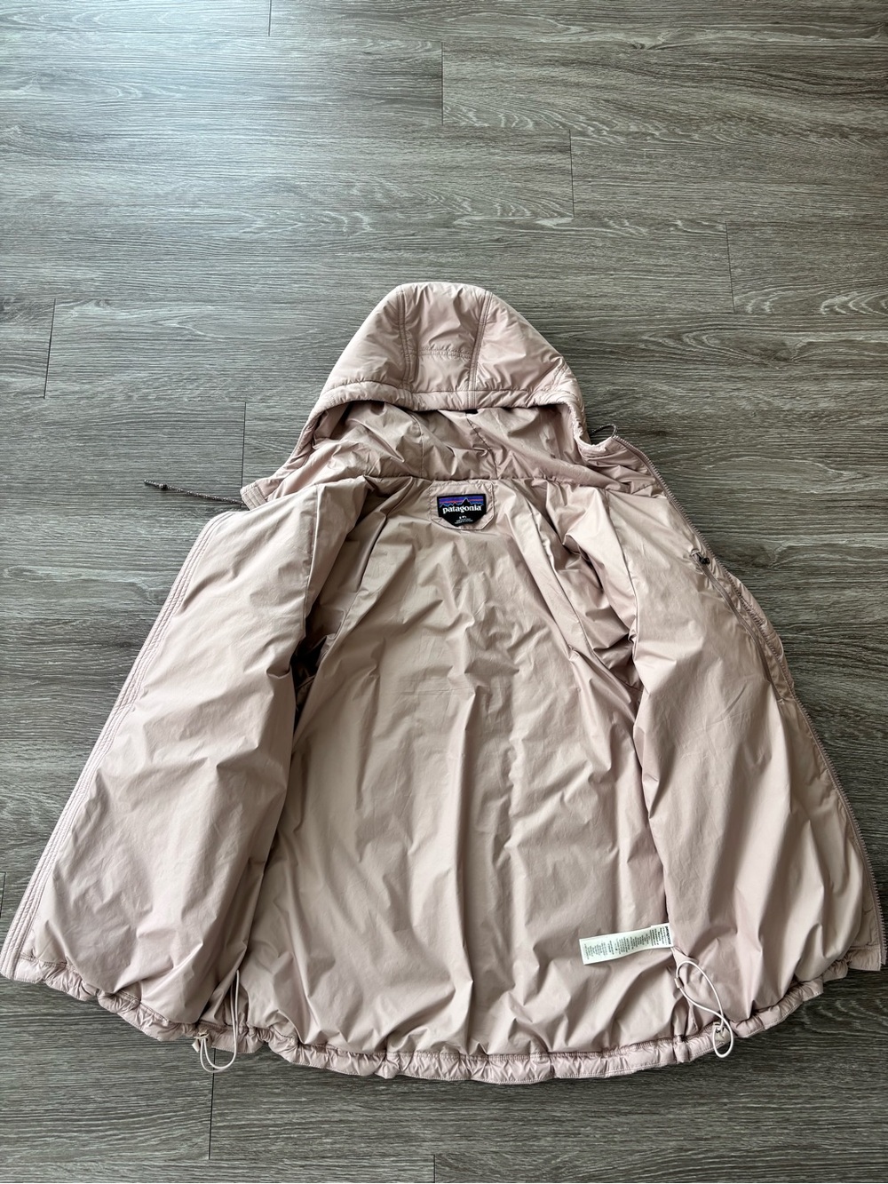 Patagonia Hooded Puffer Jacket in Pale Blush - Picture 2 of 3